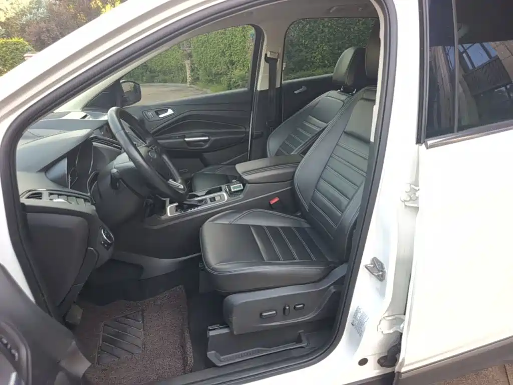 Ford Kuga — миниатюра 15