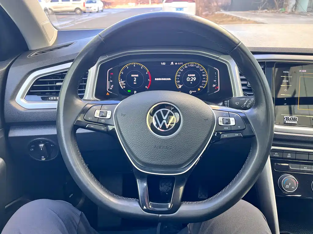 VOLKSWAGEN T ROC EXPLORING SONGS