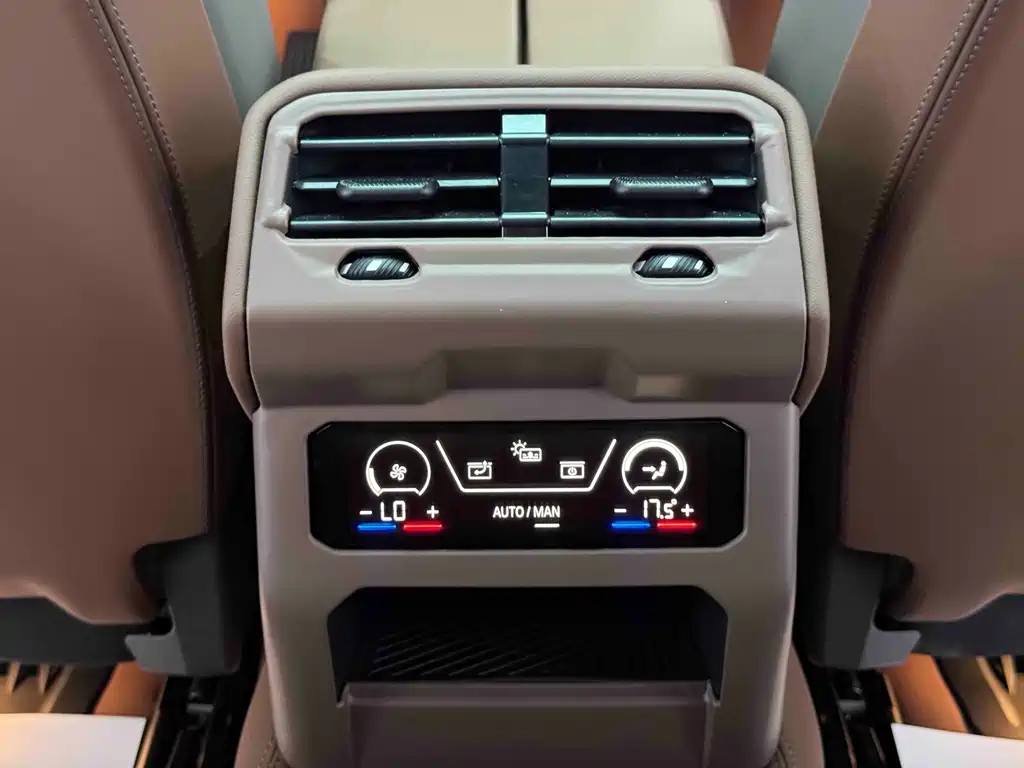 BMW 5 Series — миниатюра 12