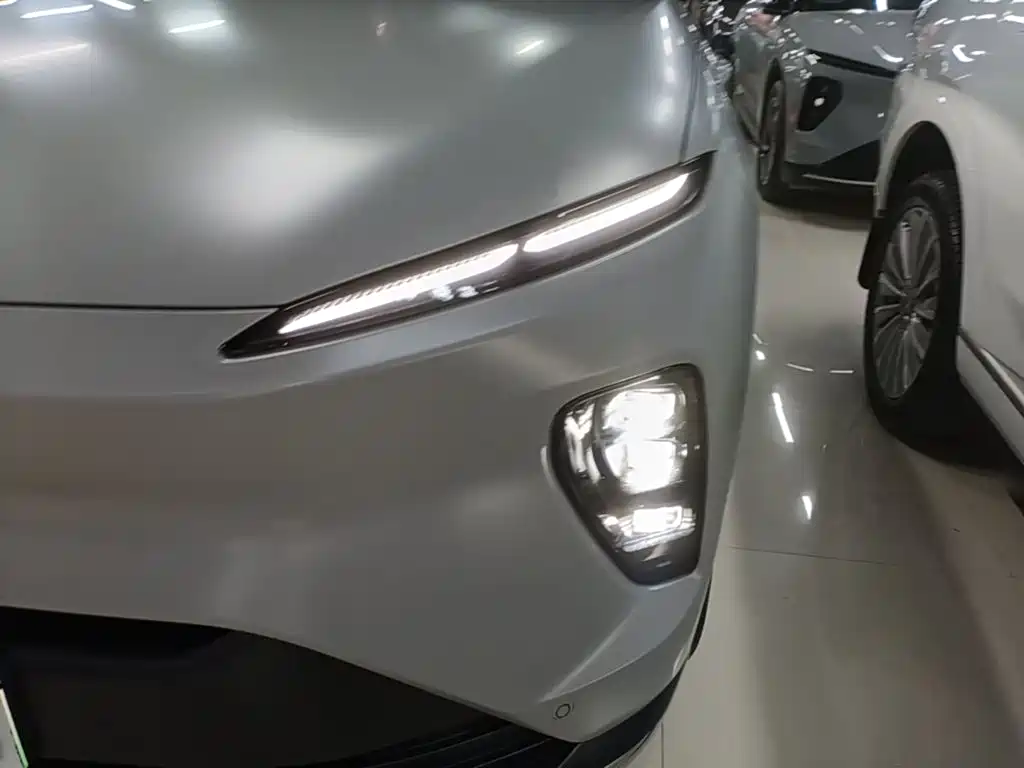 NIO ES8 — миниатюра 24