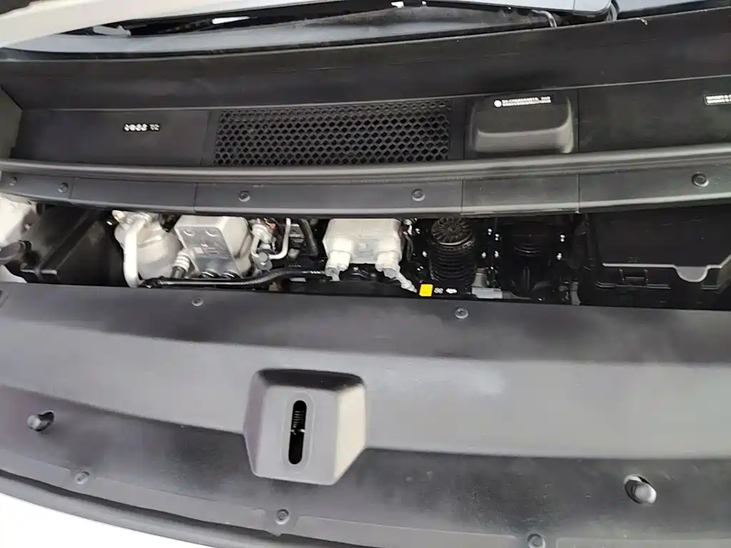 Li Auto Li MEGA — миниатюра 20