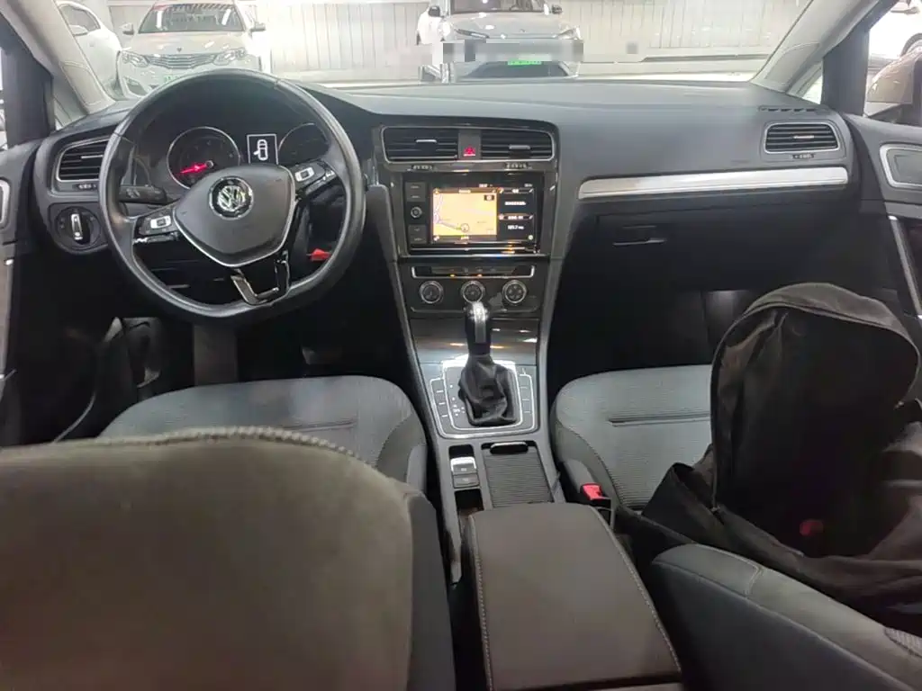 Volkswagen Golf — миниатюра 10