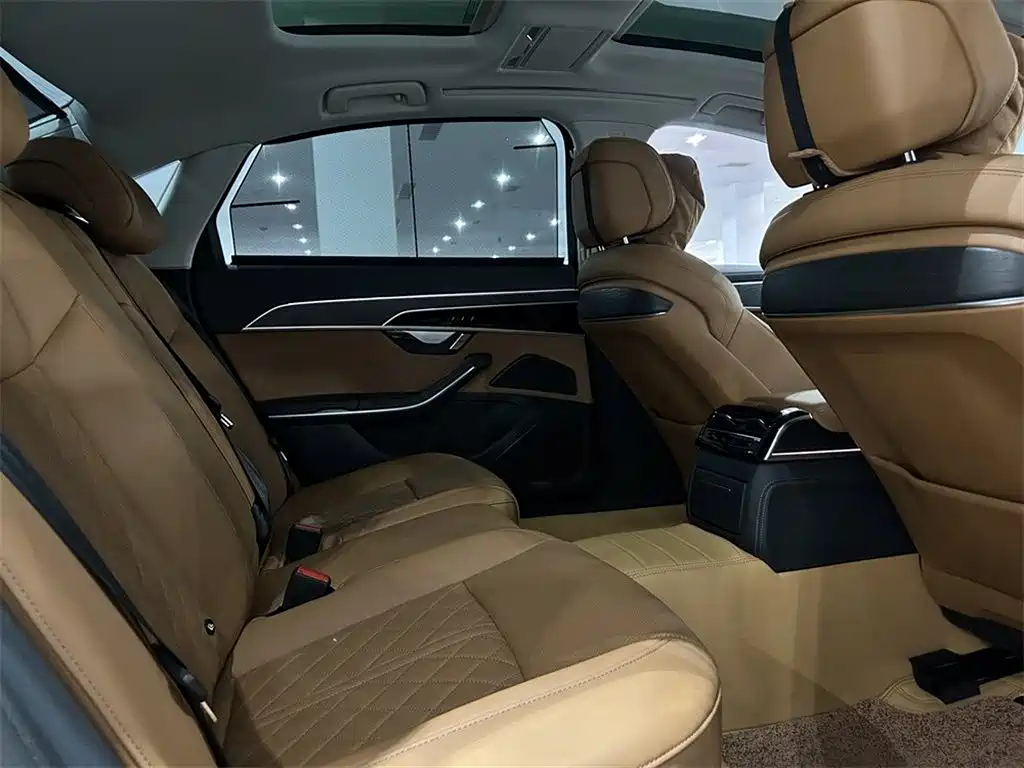 Audi A8 — миниатюра 7