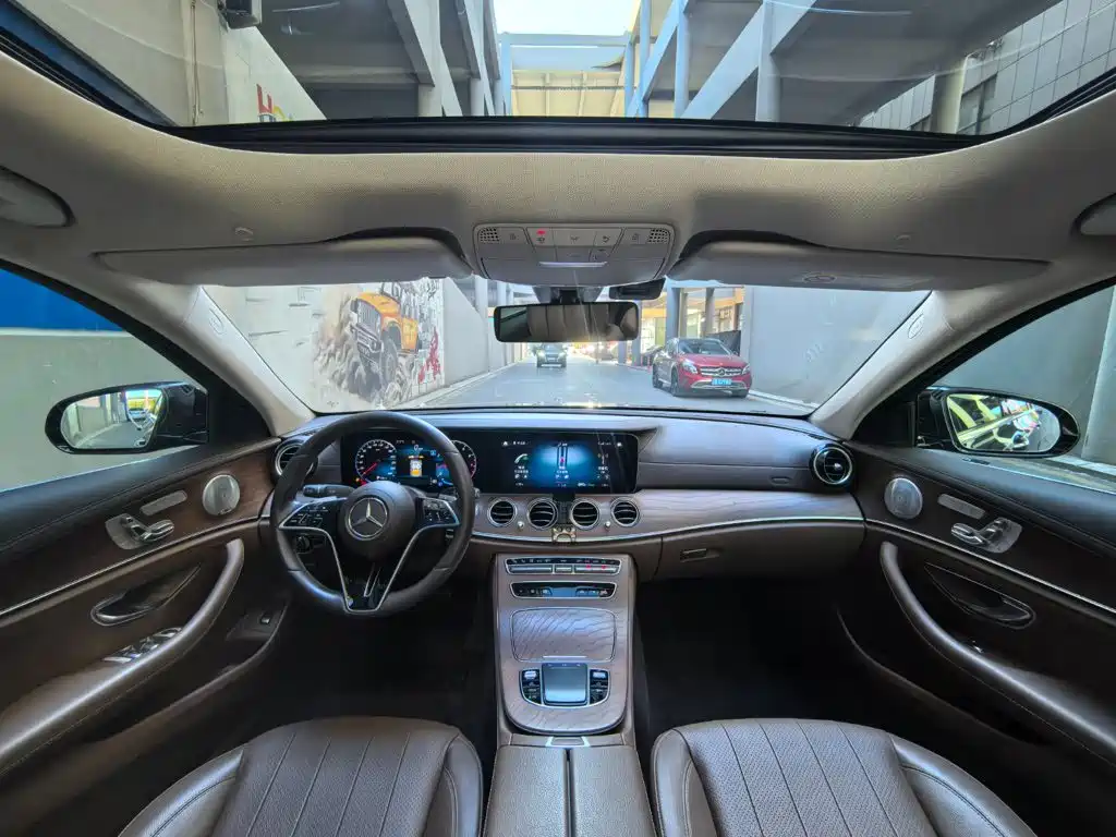 Mercedes-Benz E-Class — миниатюра 11