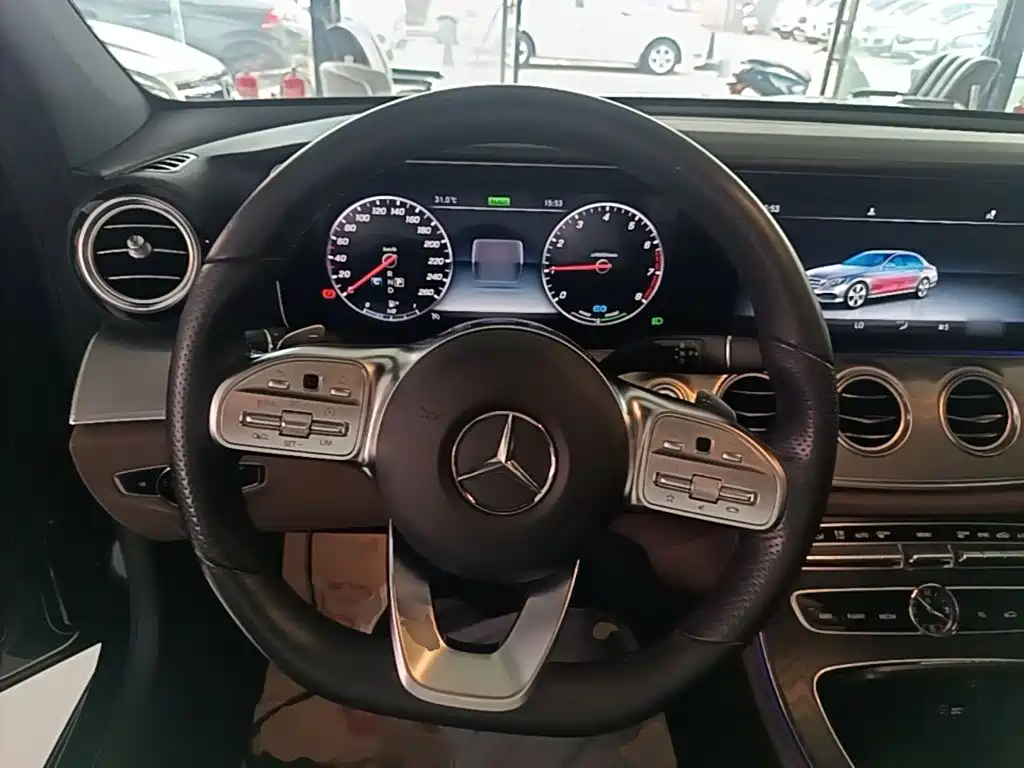Mercedes-Benz E-Class (Import) — миниатюра 11