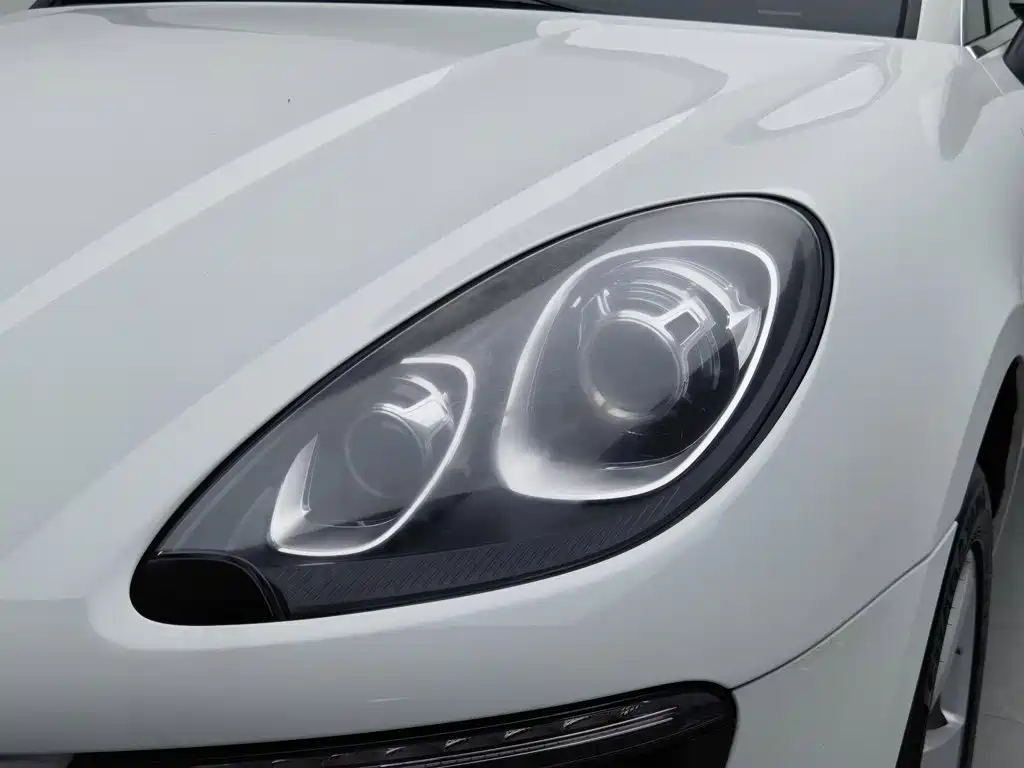 Porsche Macan — миниатюра 7
