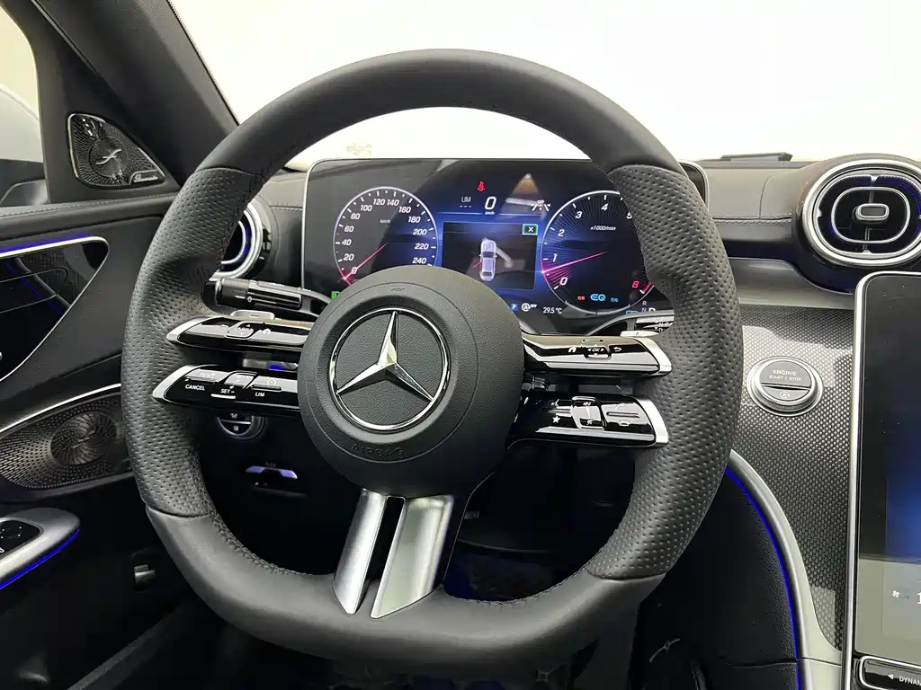 Mercedes-Benz C-Class — миниатюра 14
