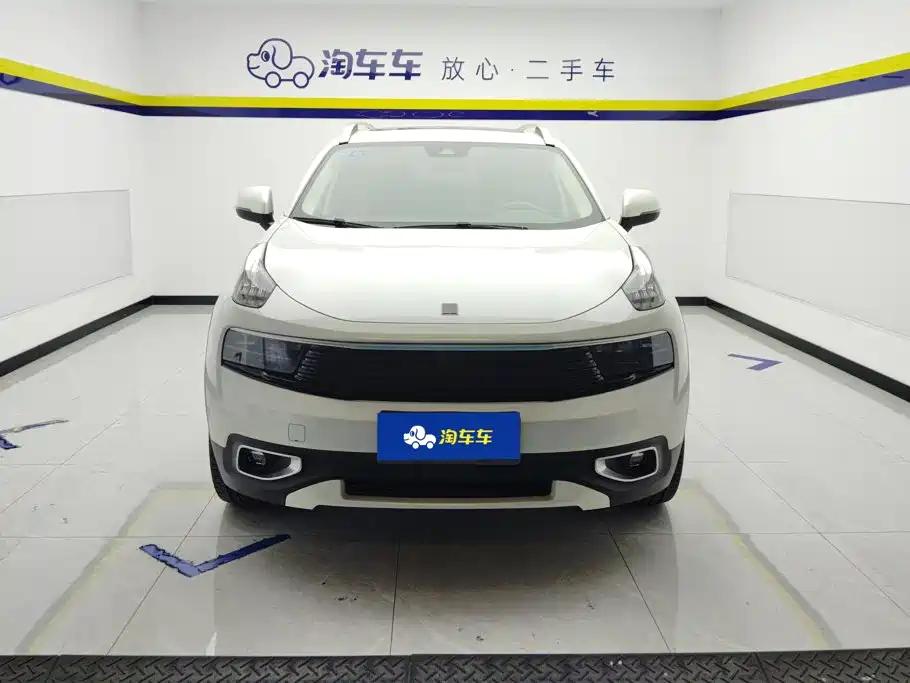 Lynk & Co 01 — миниатюра 2