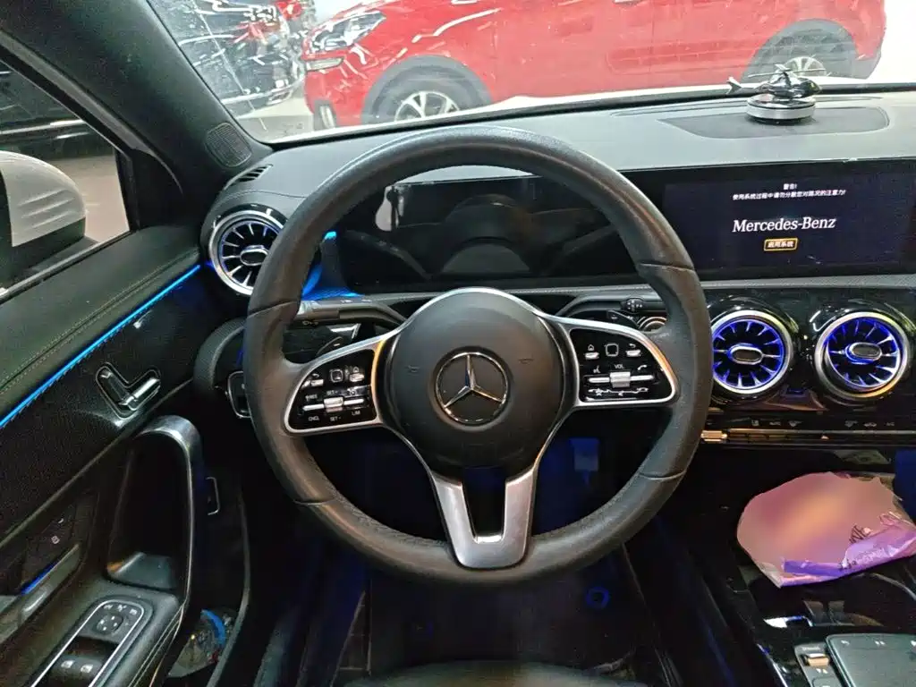 Mercedes-Benz A-Class — миниатюра 11