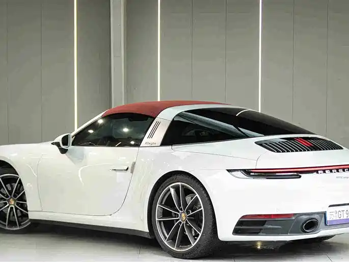 PORSCHE  911