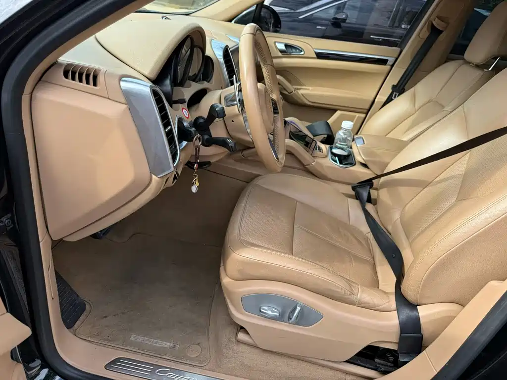 Porsche Cayenne — миниатюра 4