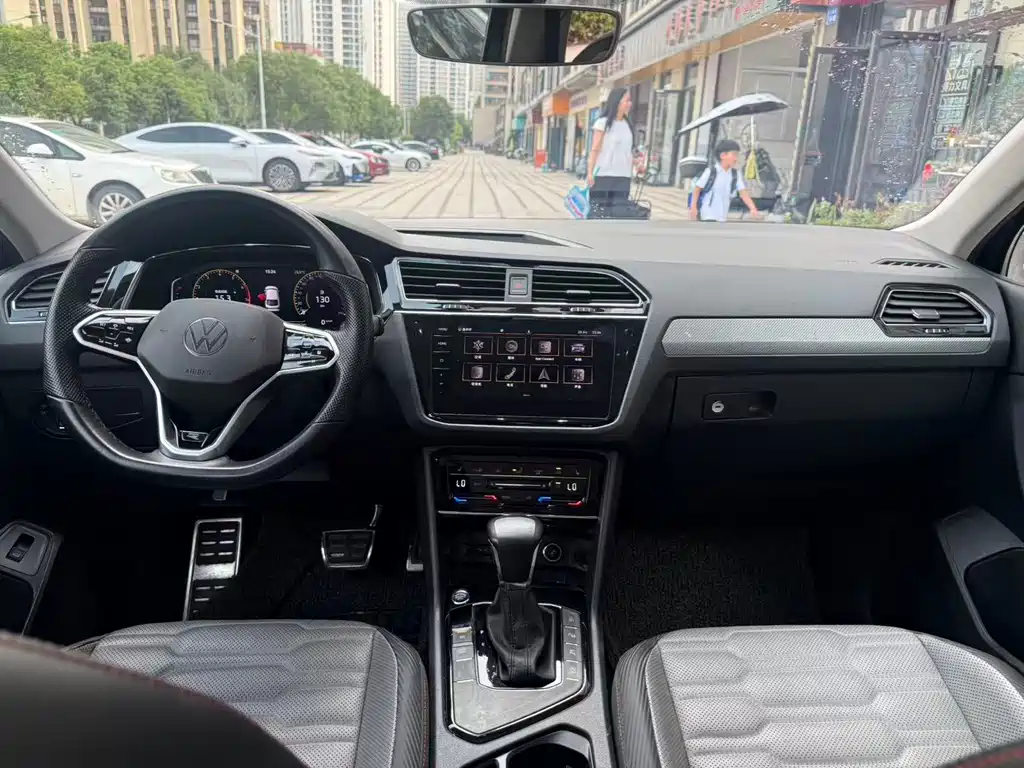 Volkswagen Tiguan X — миниатюра 6