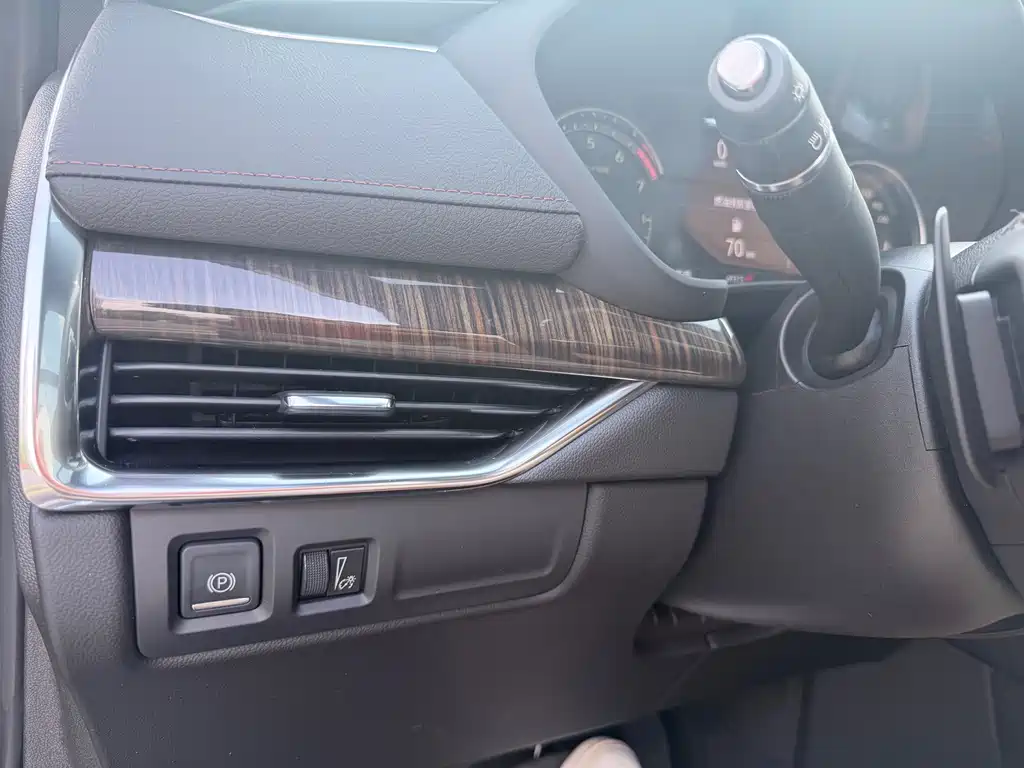 Cadillac XT4 — миниатюра 17