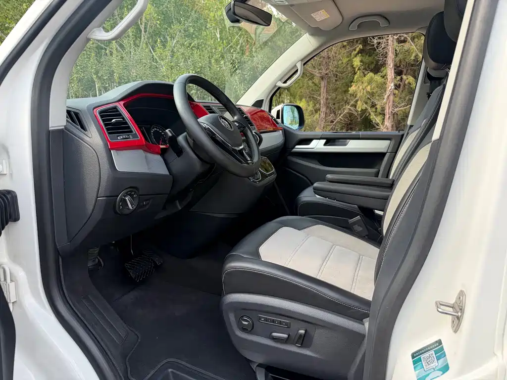Volkswagen Multivan — миниатюра 13