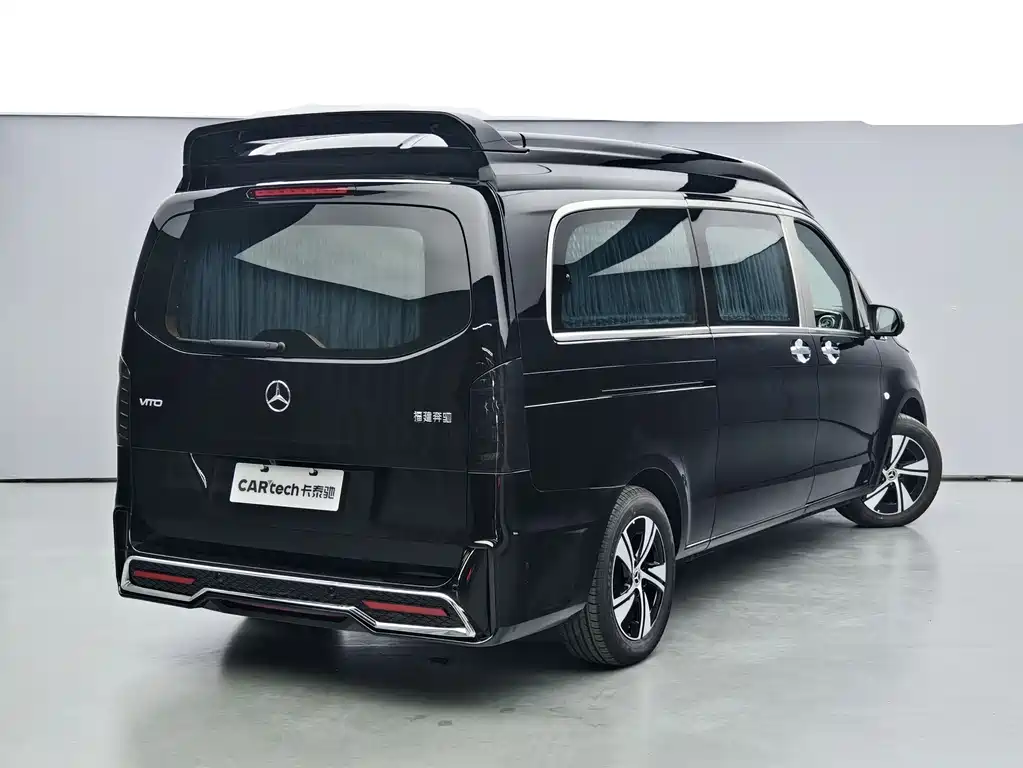 Mercedes-Benz Vito 2024 2.0T 7 мест