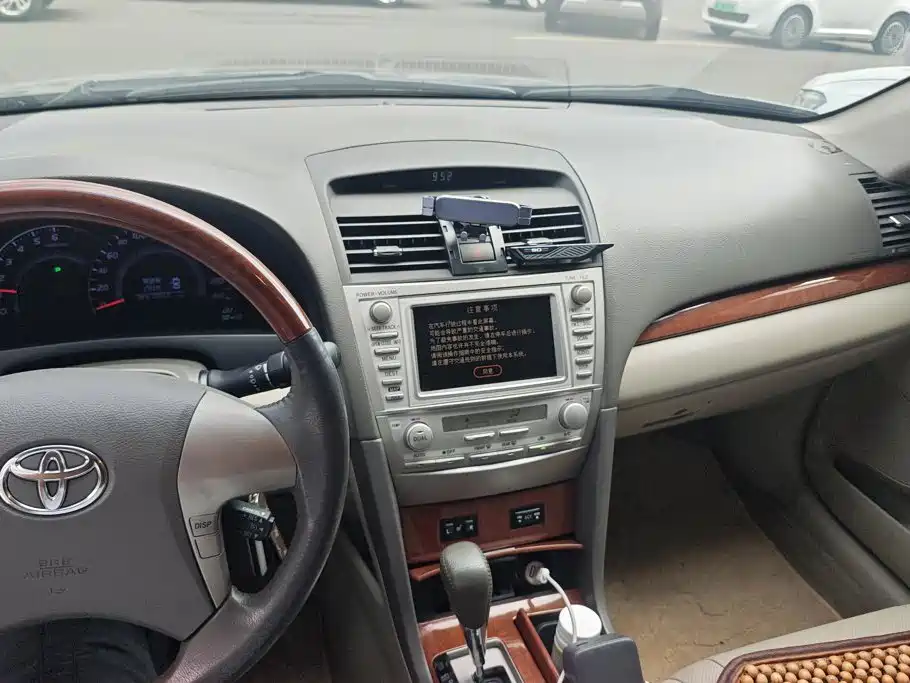 Toyota Camry — миниатюра 12