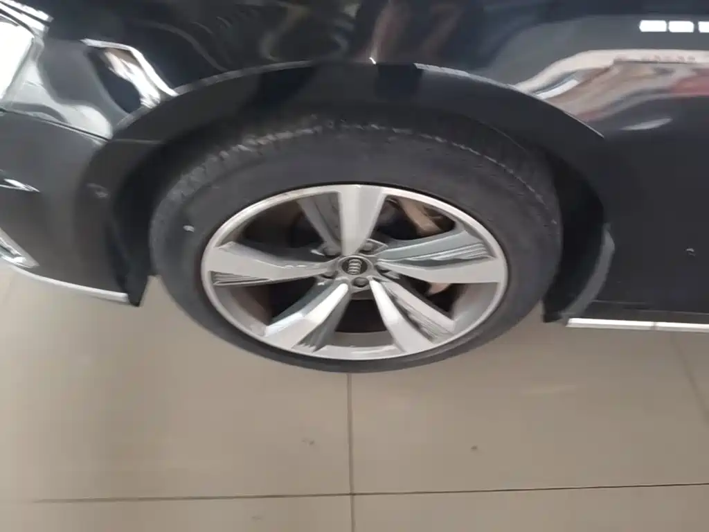 Audi A8 New Energy — миниатюра 23