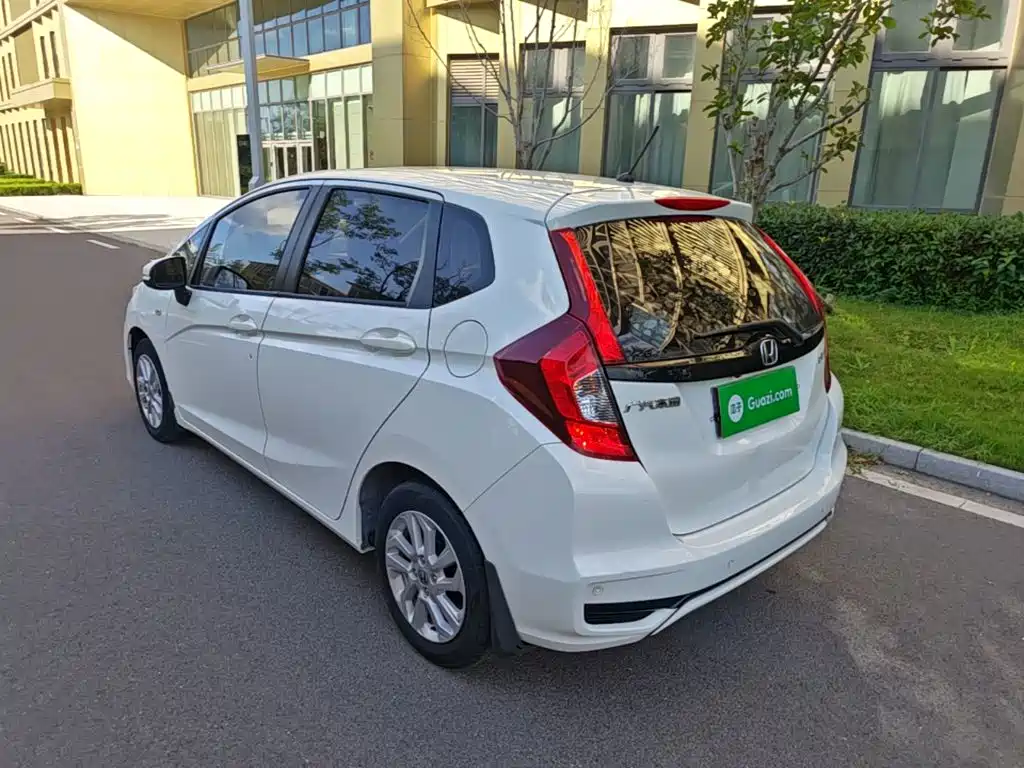 Honda Fit — миниатюра 5