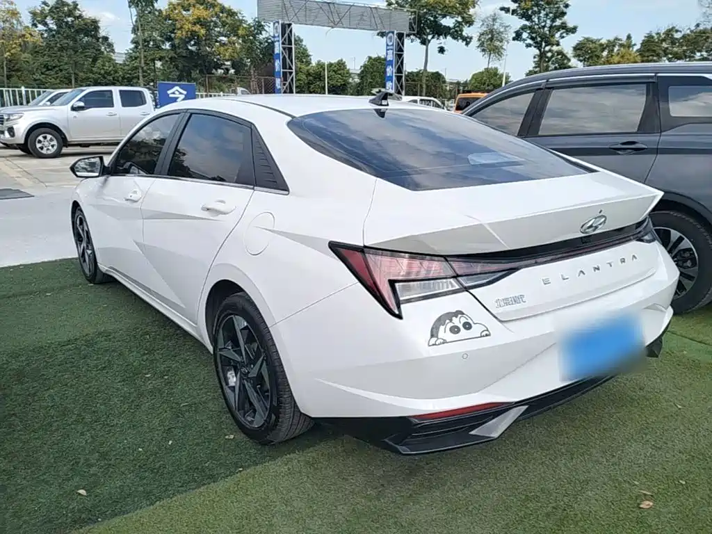 Hyundai Elantra — миниатюра 5