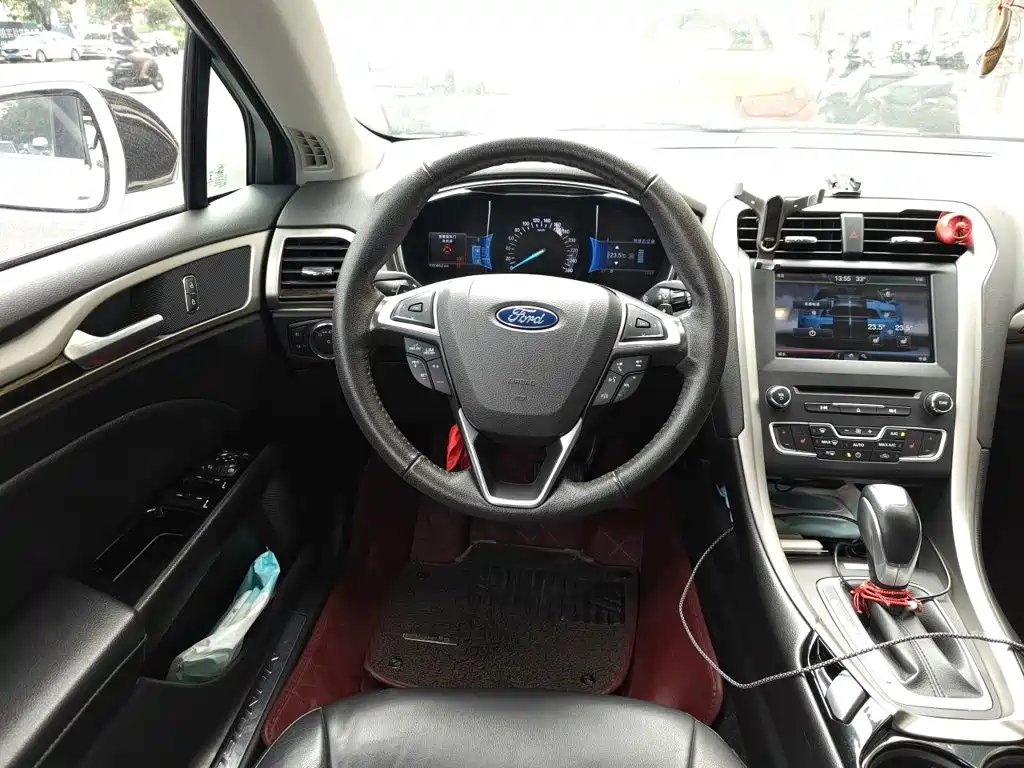 Ford Mondeo — миниатюра 11