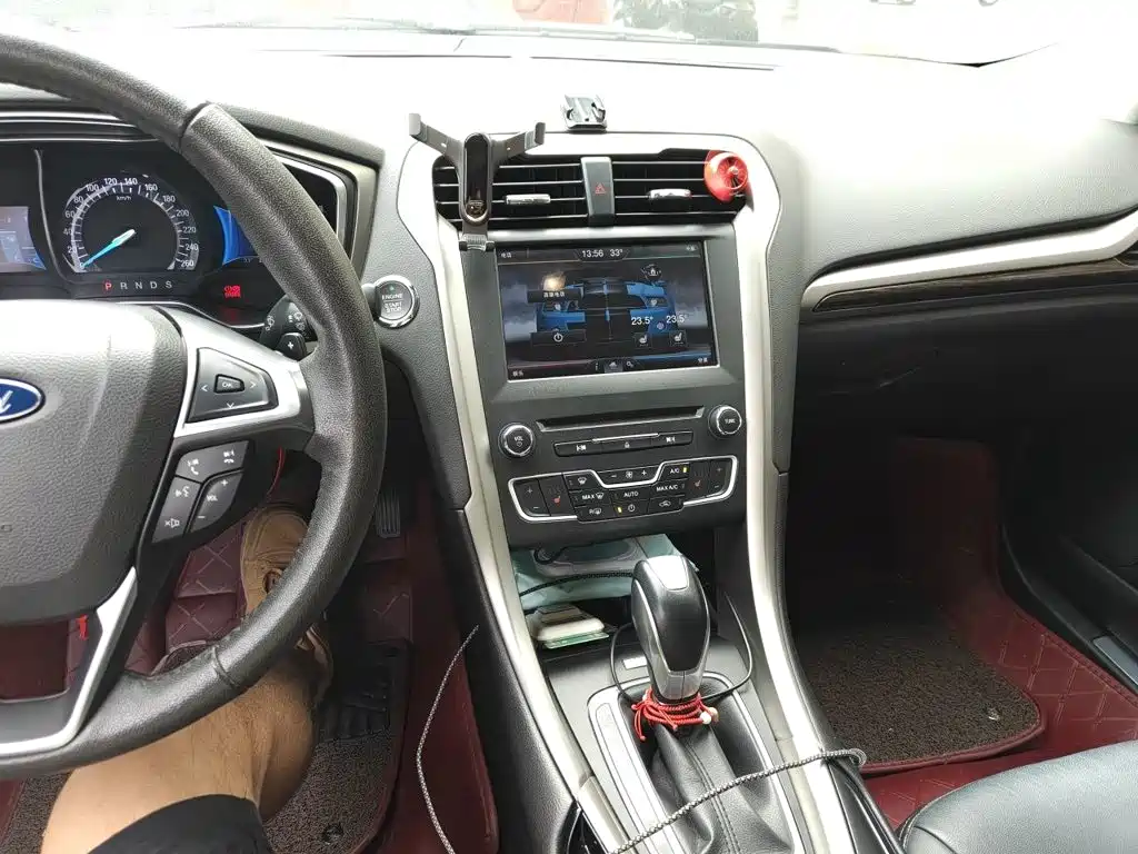 Ford Mondeo — миниатюра 14