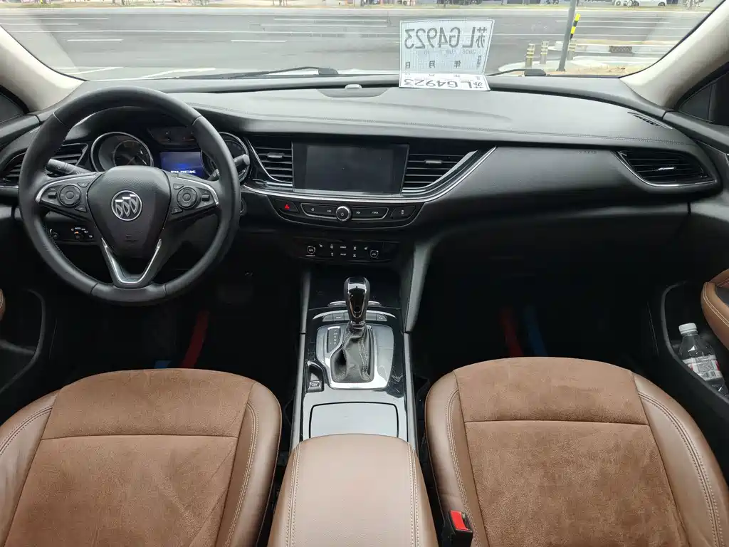 Buick Regal — миниатюра 10