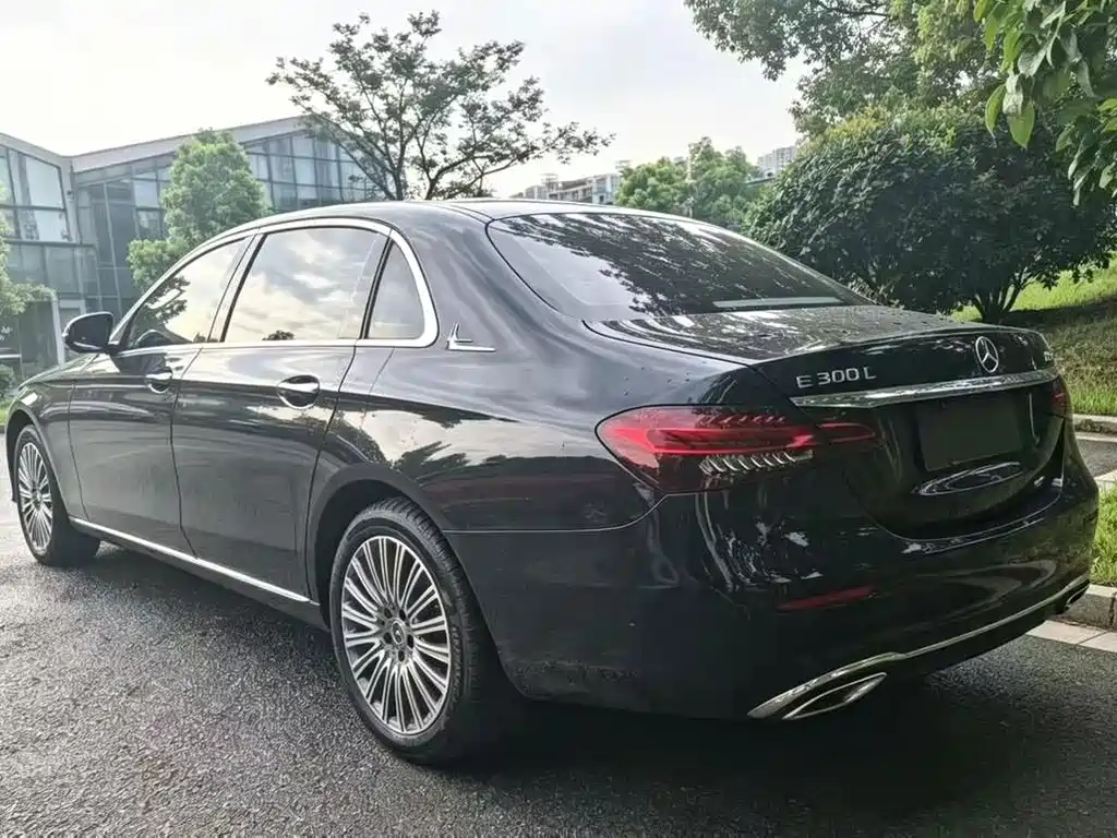 Mercedes-Benz E-Class — миниатюра 4