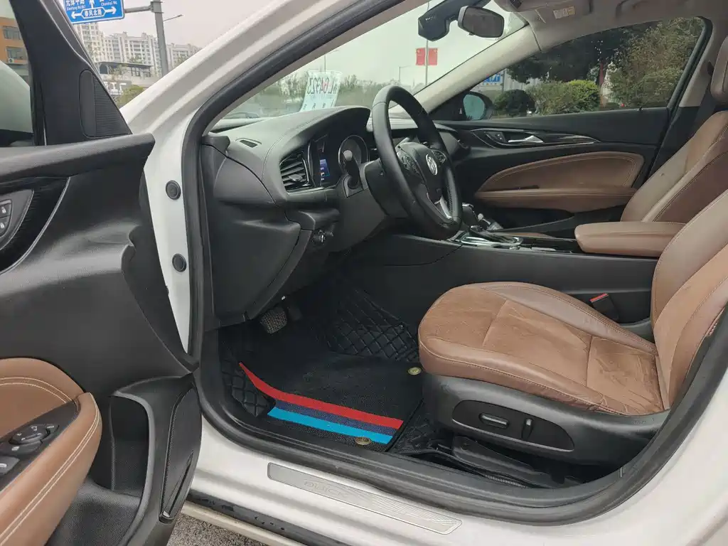 Buick Regal — миниатюра 8