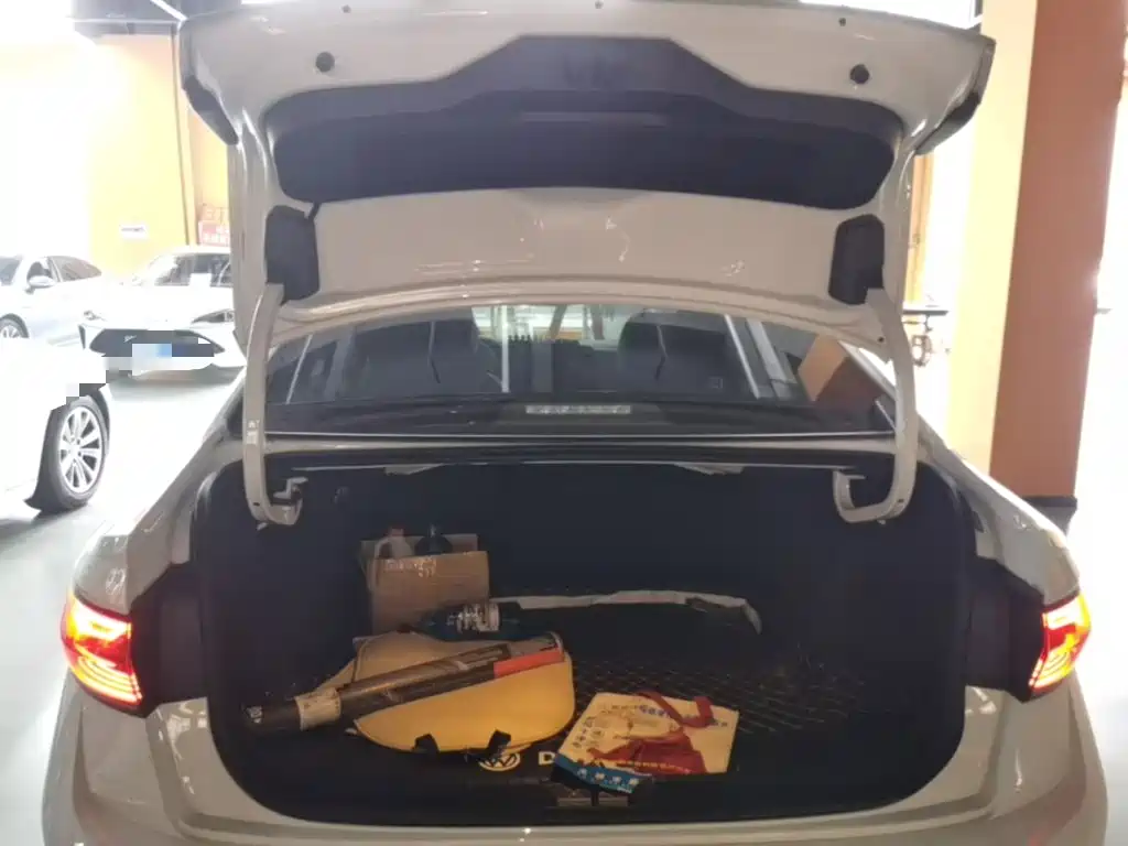 Volkswagen Sagitar — миниатюра 19