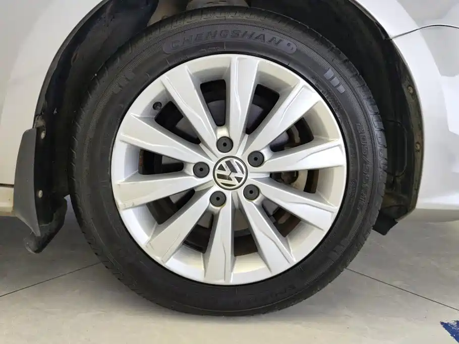 Volkswagen Sagitar — миниатюра 6