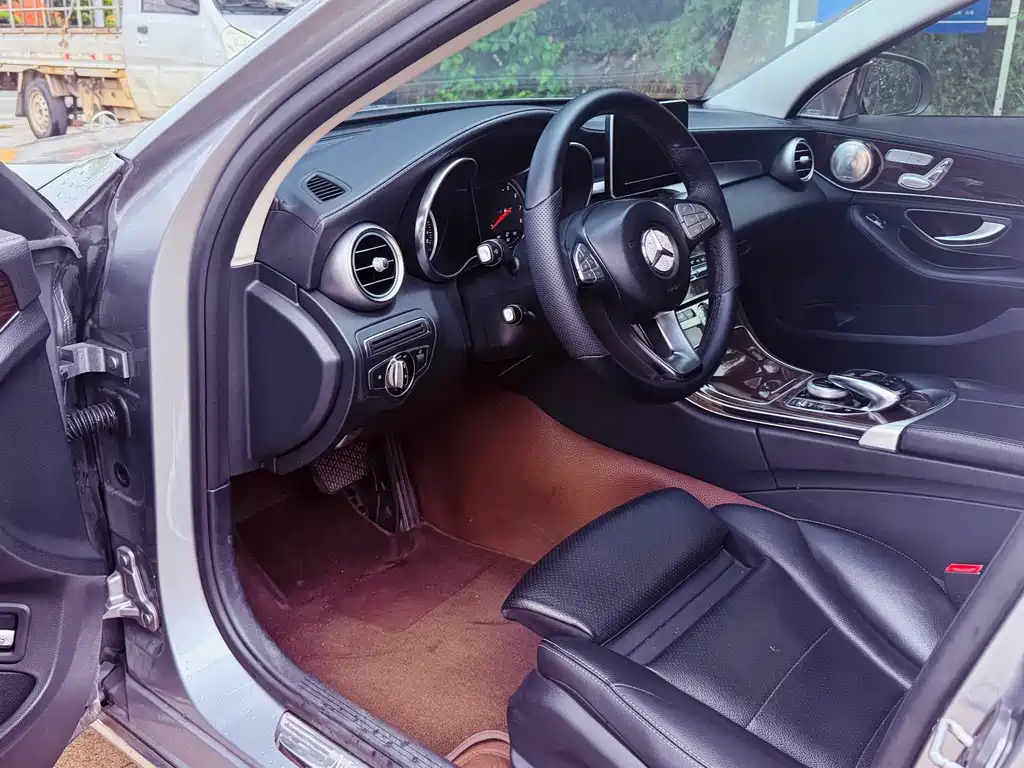 Mercedes-Benz C-Class — миниатюра 9