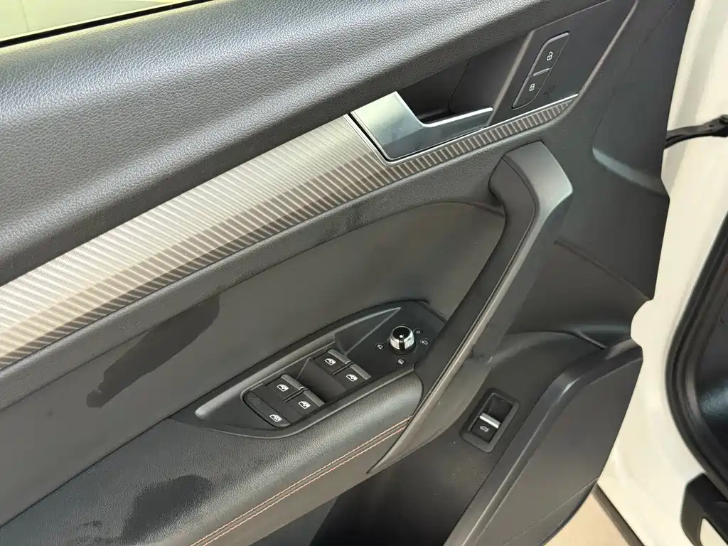 Audi Q5L — миниатюра 13
