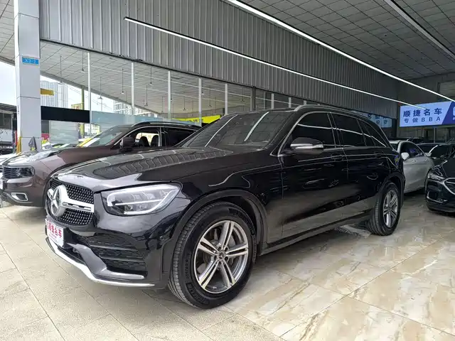 MERCEDES-BENZ GLC