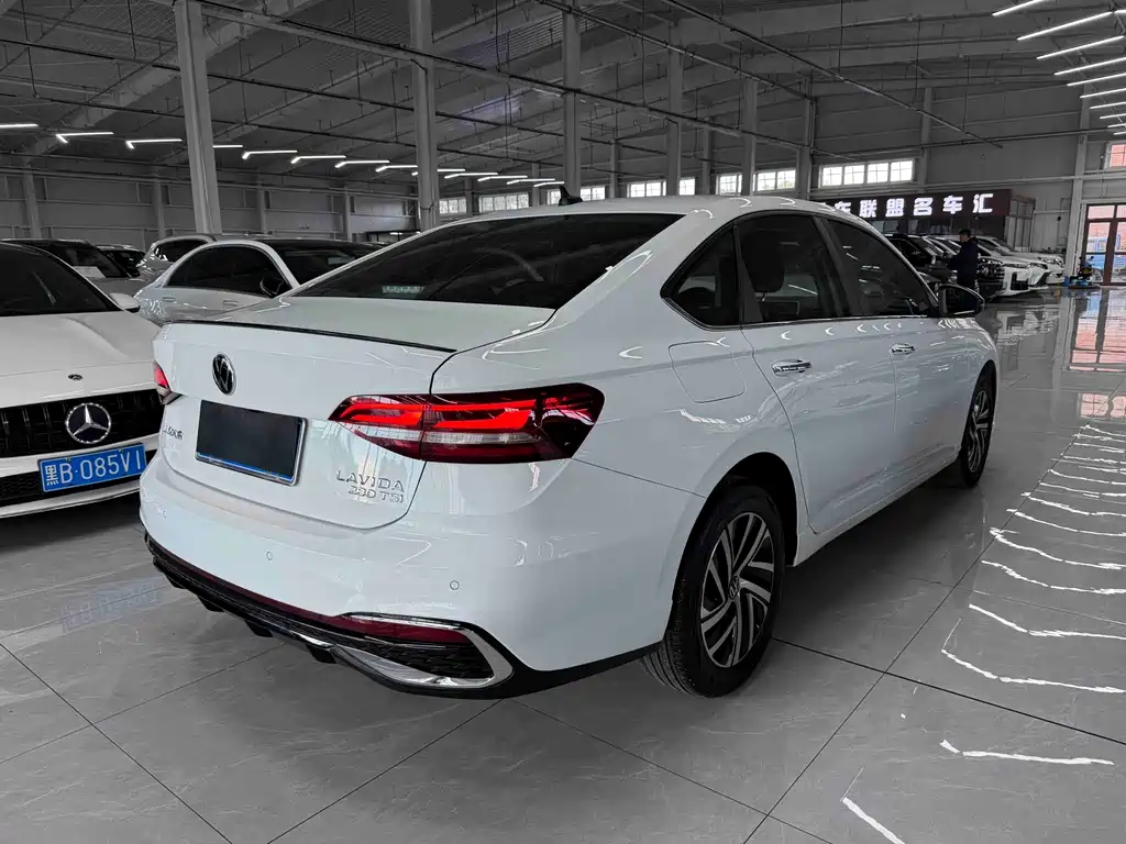 Volkswagen Lavida — миниатюра 4
