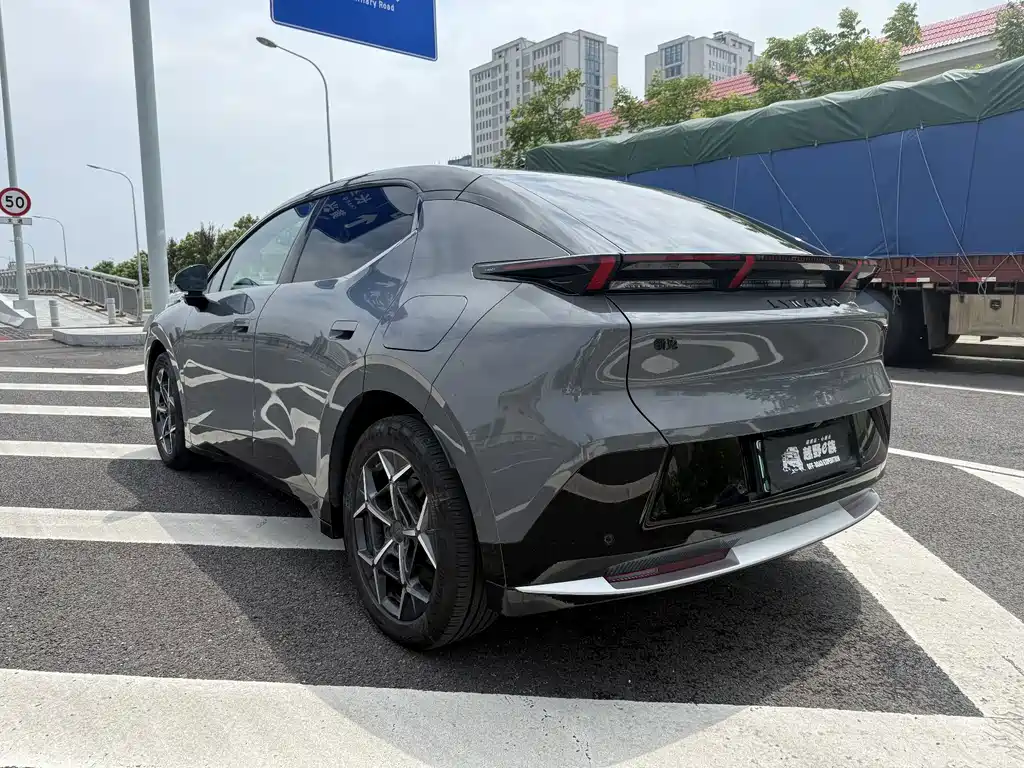 Lynk & Co Z20 — миниатюра 6