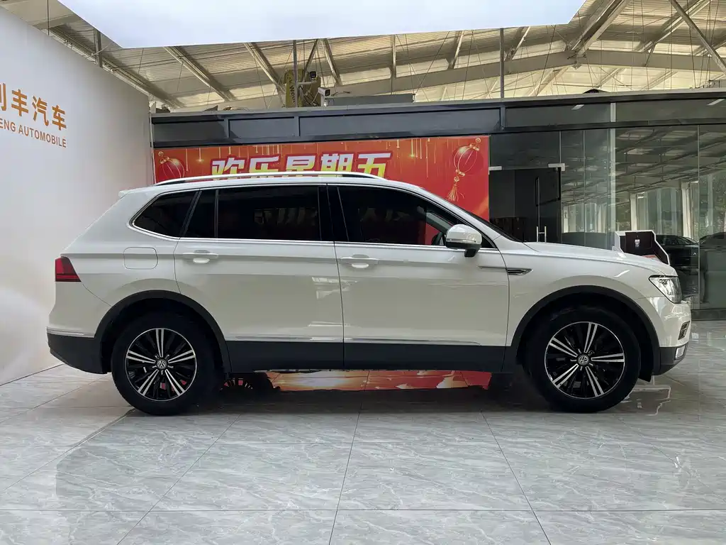 Volkswagen Tiguan L — миниатюра 6