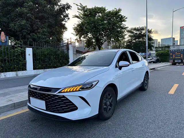 2025 BYD Qin
