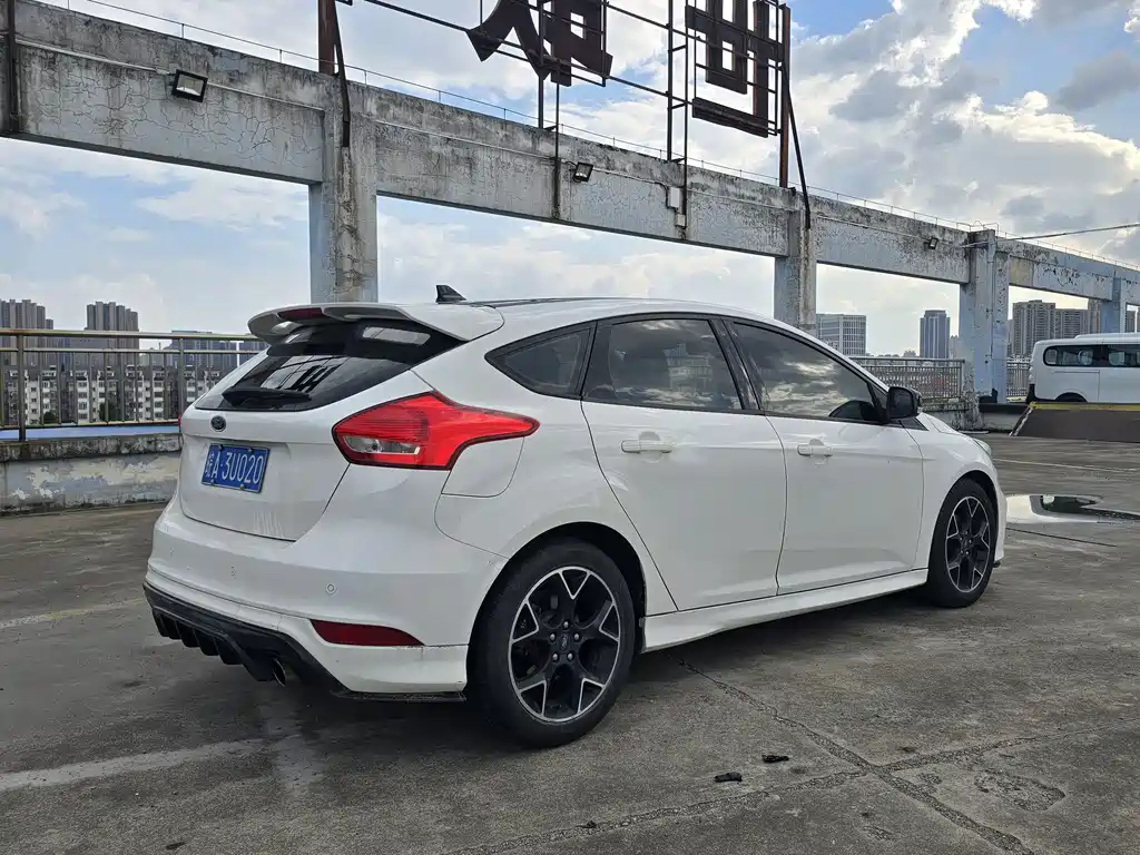 Ford Focus — миниатюра 5