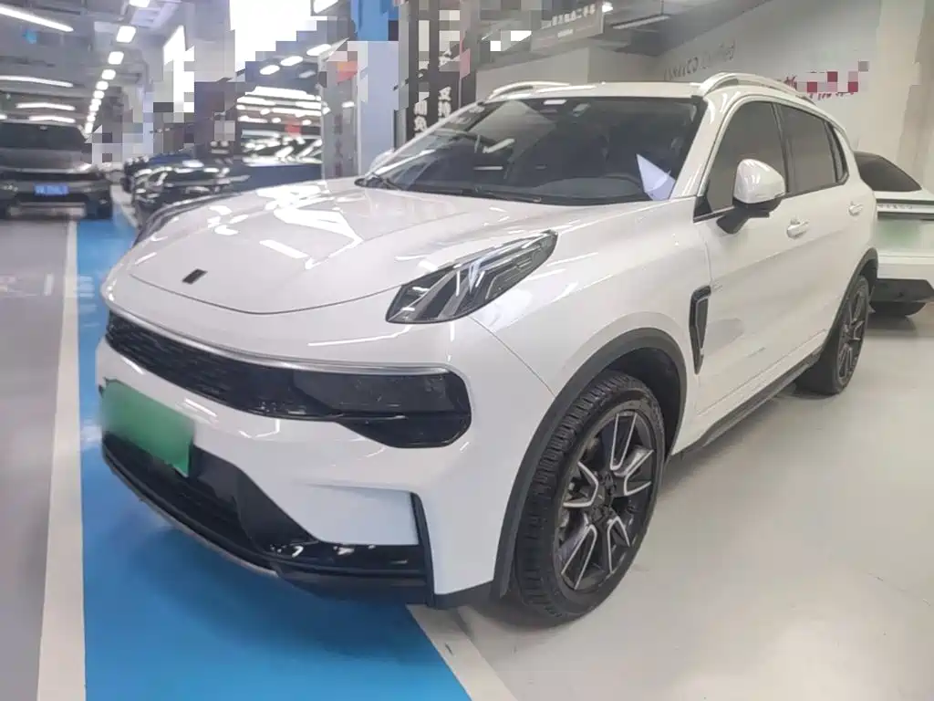 Lynk & Co 01