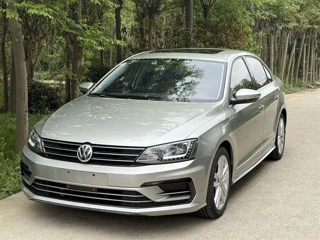 Volkswagen Sagitar 2018