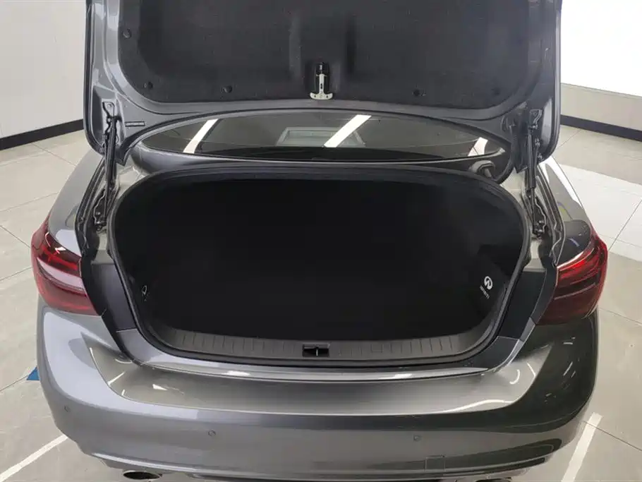 Infiniti Q50L 2022 2.0T