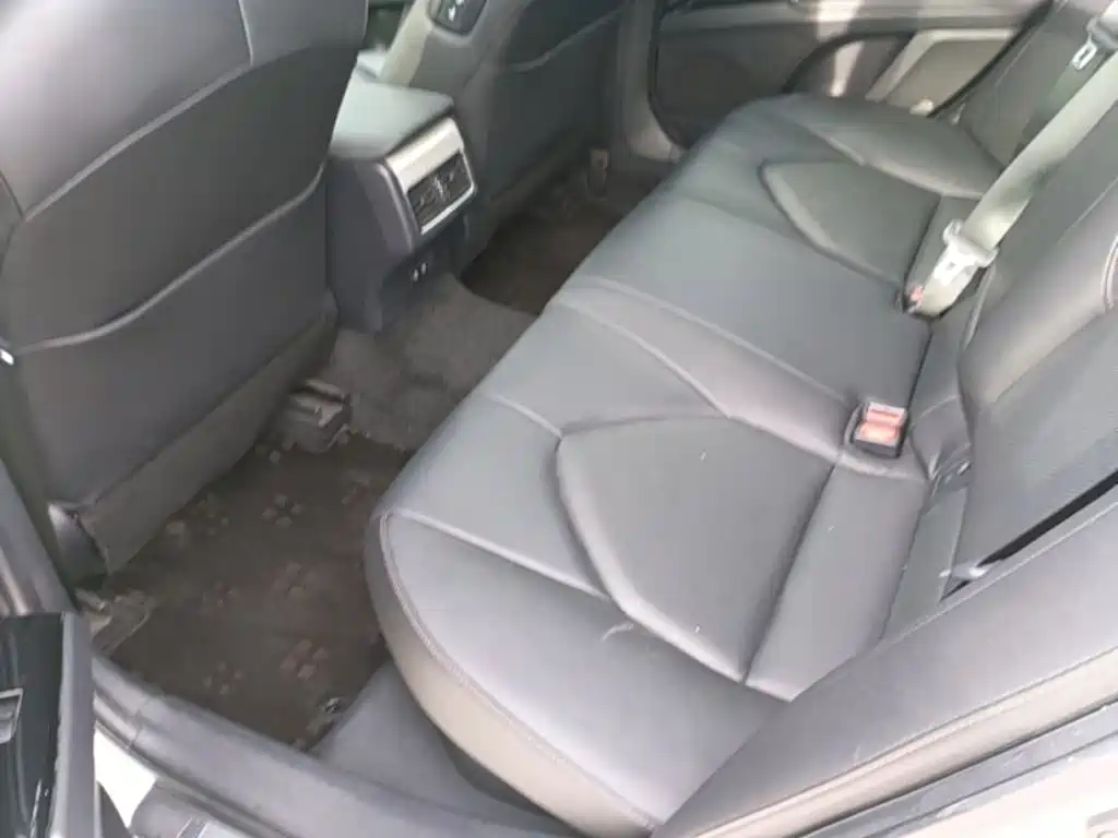 Toyota Camry — миниатюра 17
