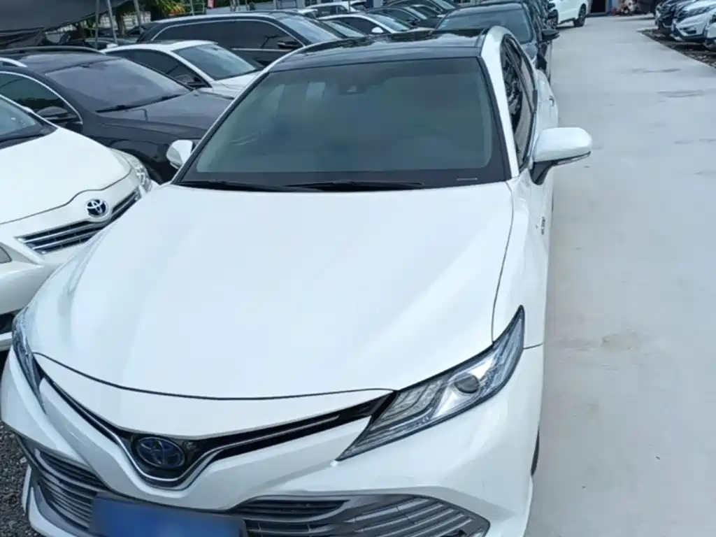 Toyota Camry — миниатюра 3