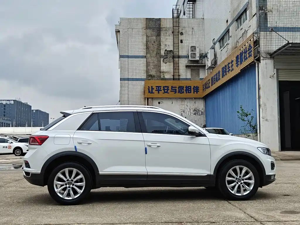 Volkswagen T-Roc — миниатюра 8