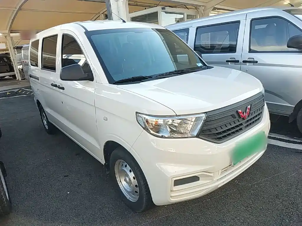 Wuling Hongguang V — миниатюра 4