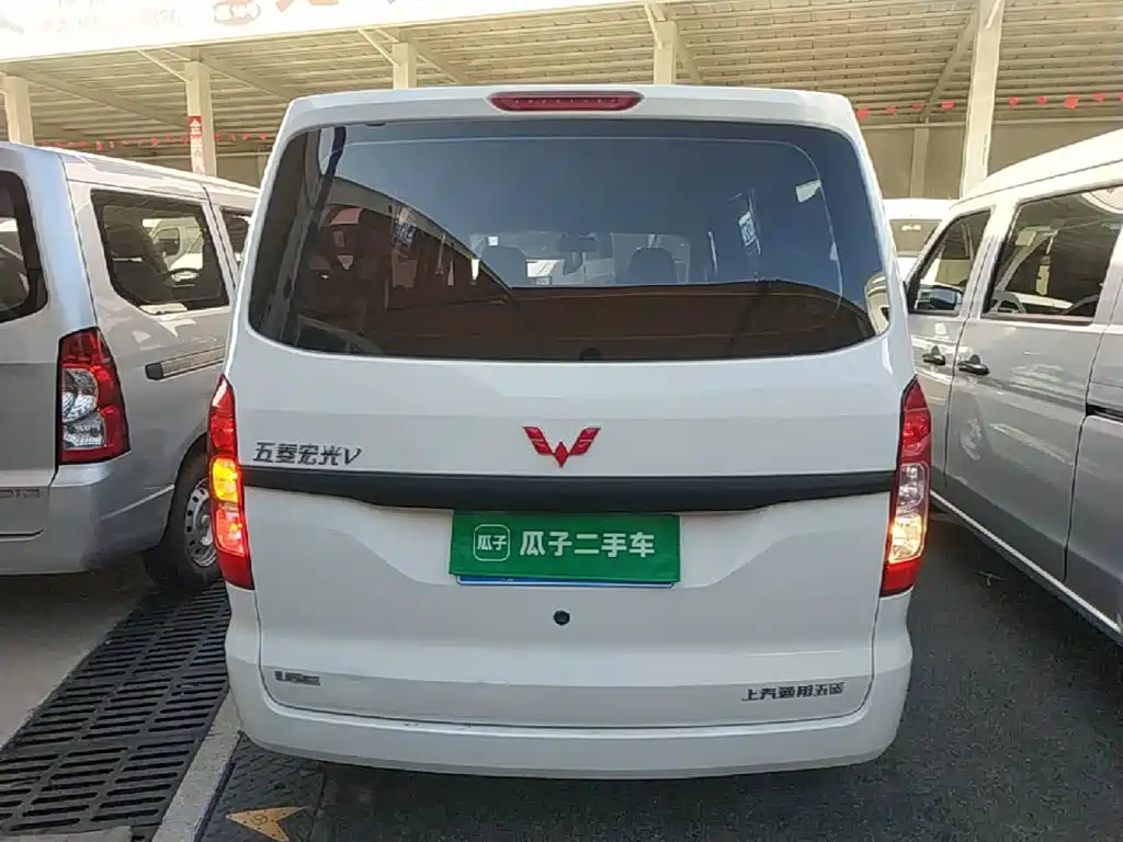 Wuling Hongguang V — миниатюра 6