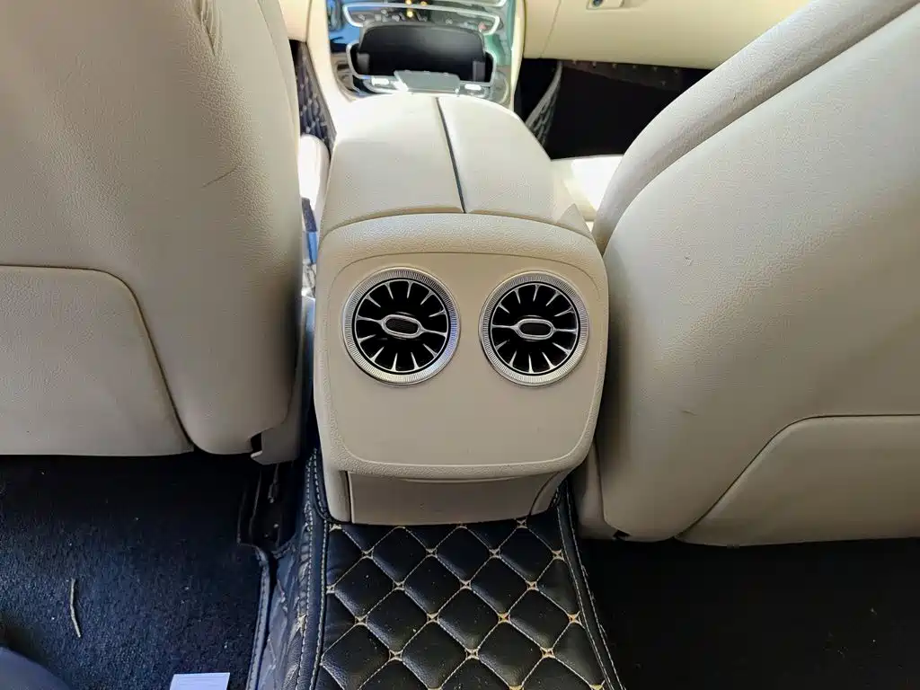 Mercedes-Benz E-Class (Import) — миниатюра 9