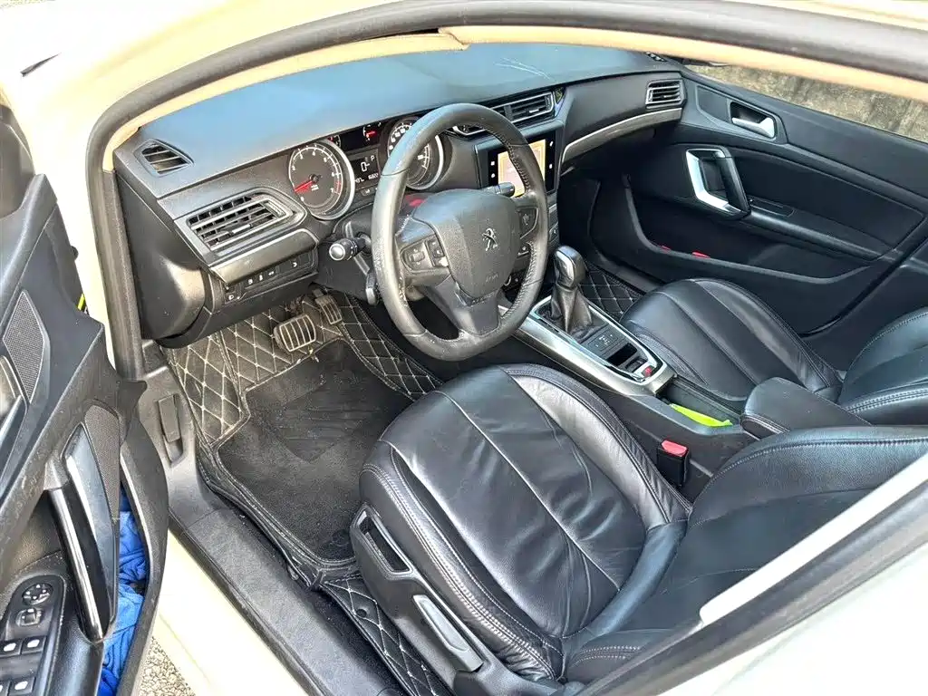 Peugeot 408 2014 1.8L AT Luxury