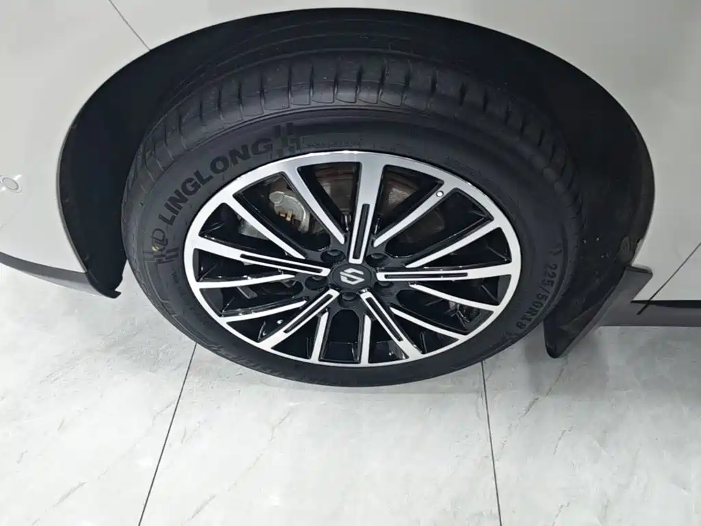 Leapmotor Leapmotor B10 — миниатюра 23