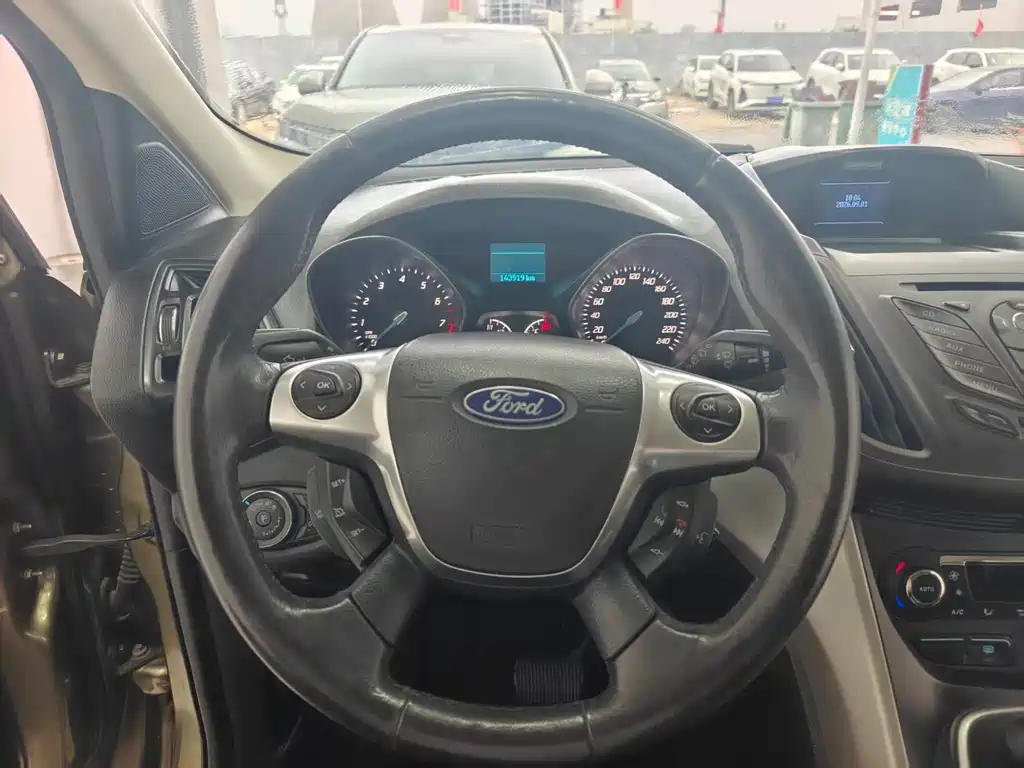 Ford Kuga — миниатюра 7
